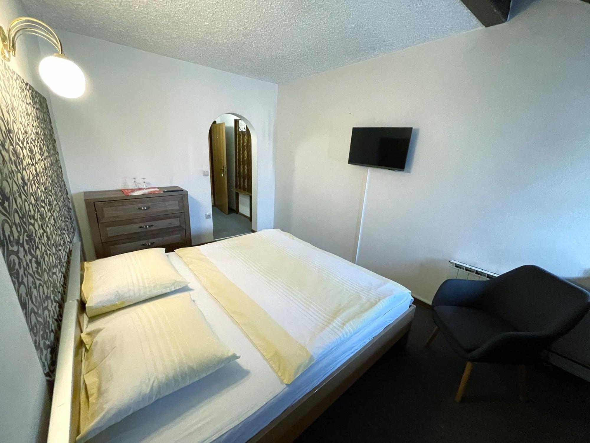 Reich Motel Velenje Ngoại thất bức ảnh
