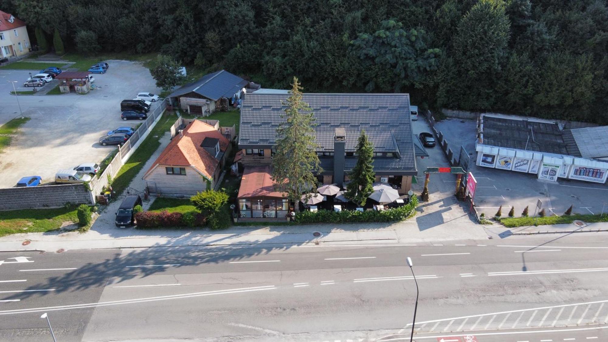 Reich Motel Velenje Ngoại thất bức ảnh