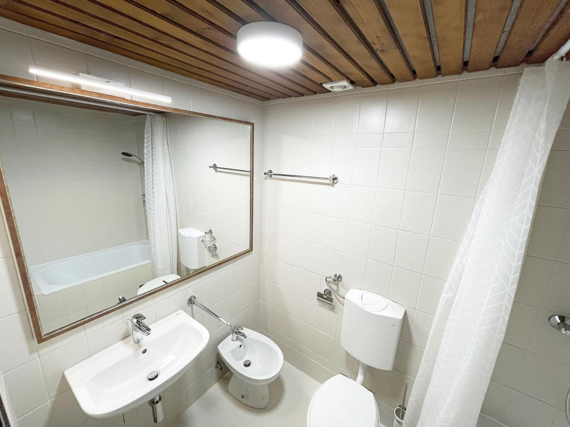Reich Motel Velenje Ngoại thất bức ảnh